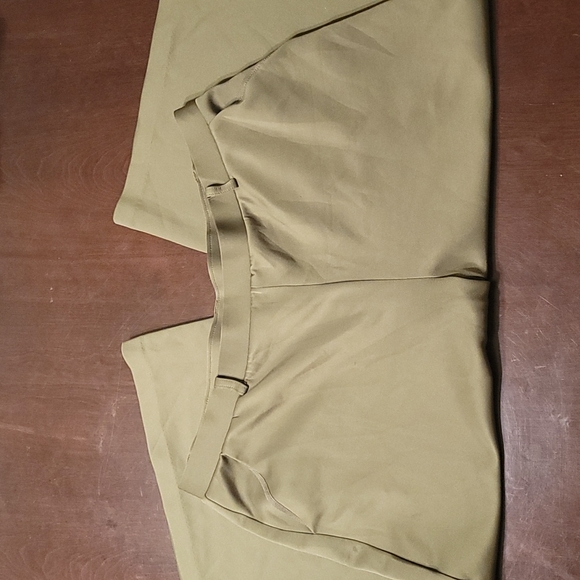 Wide Leg Sage Below Knee Capri Pants - Picture 1 of 5